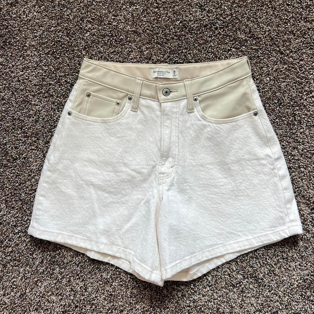 Abercrombie & Fitch White The Dad Short High Rise Size 28/6 Preppy Western